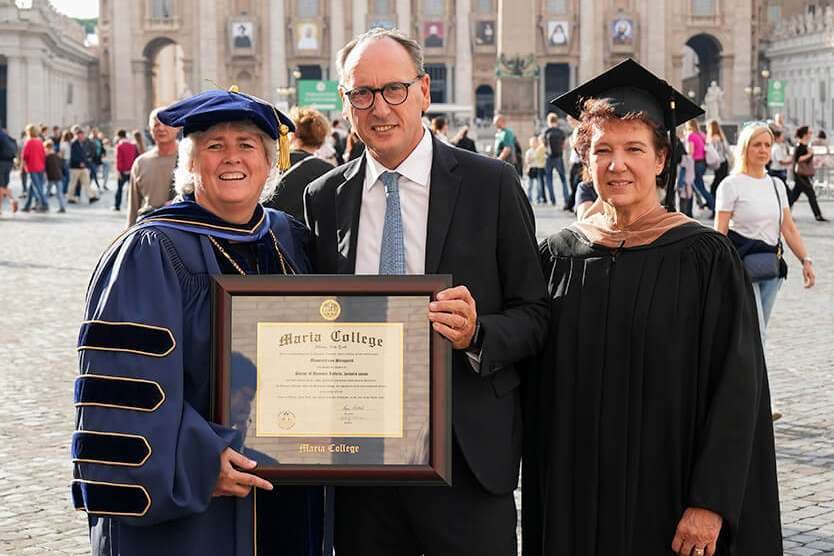 New York college honors Pope Francis’ nurse with honorary degree