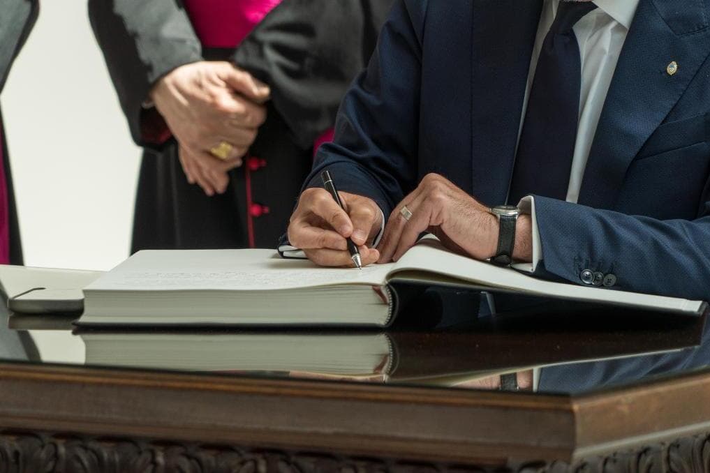 IRS says churches can now endorse political candidates without losing tax-exempt status