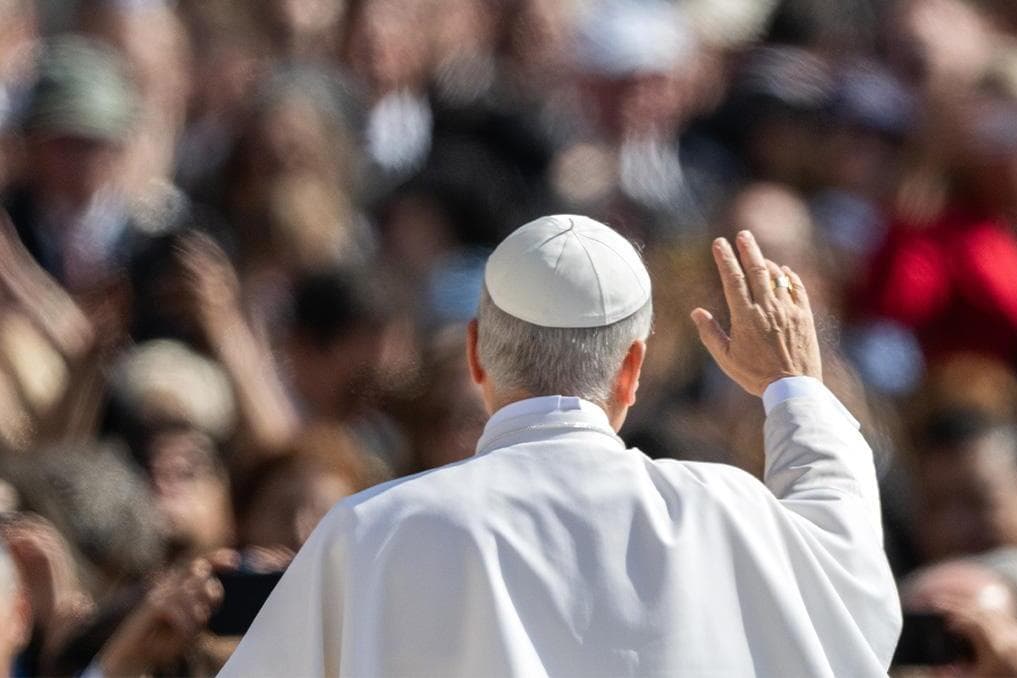 Pope Leo brings back traditional ‘conclave bonus’ for Vatican workers