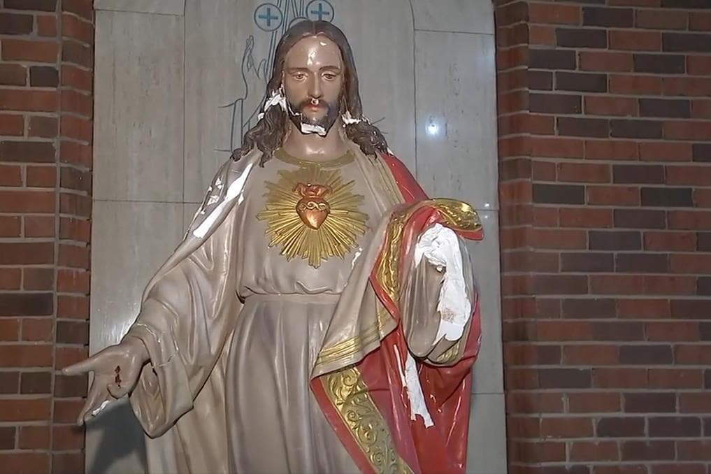 Man arrested after smashing $10,000 worth of statues at New York parish