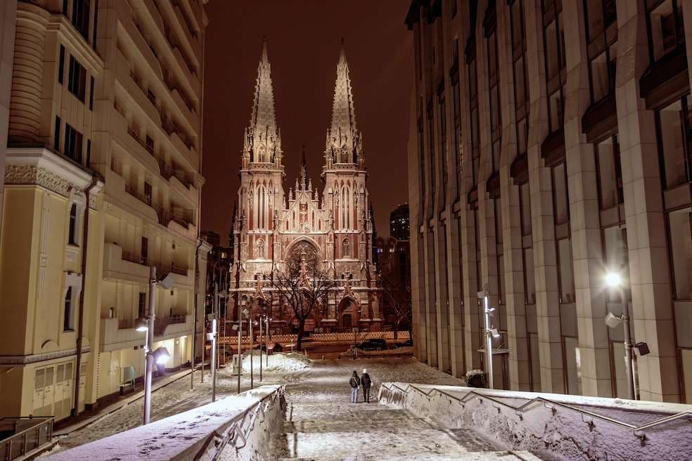 Ukraine gives Catholic parish exclusive use of landmark St. Nicholas Church for 50 years