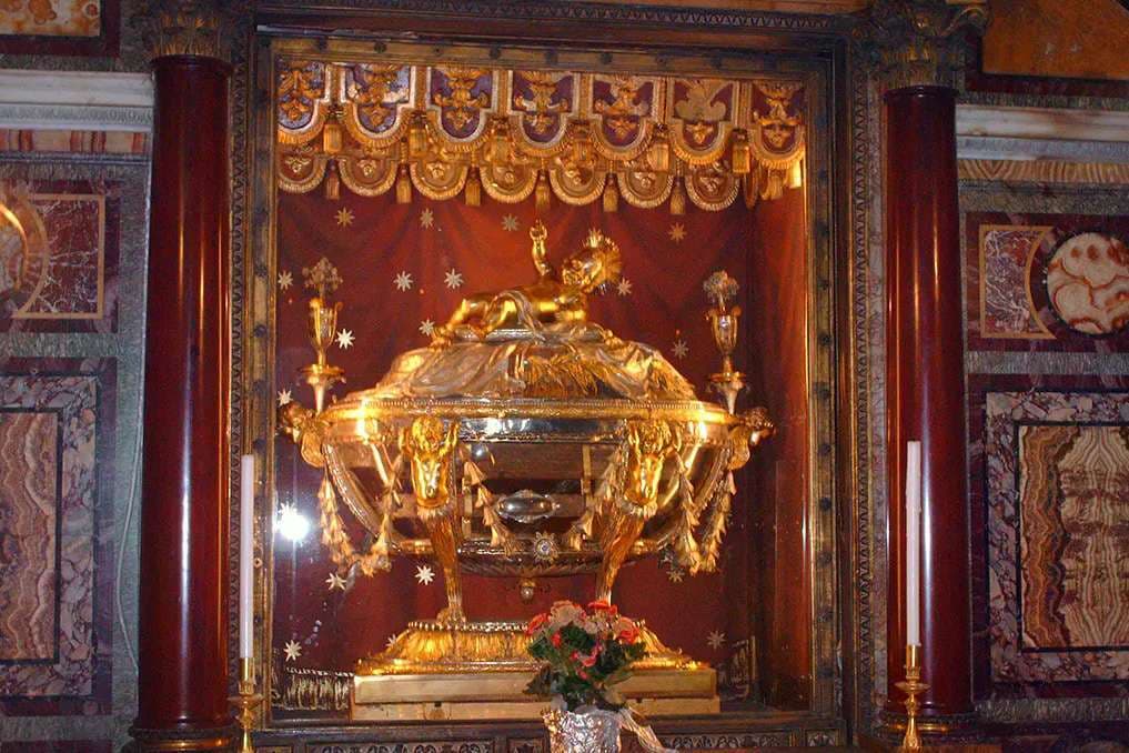 Wood of Christ’s manger rests at St. Mary Major, ‘Bethlehem of the West,’ in Rome
