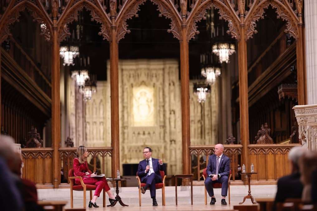 Governors cross aisle to denounce political violence at DC cathedral