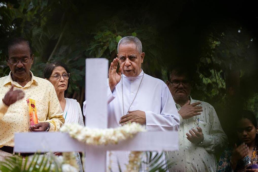 Religious persecution hotline: Christians in India are attacked twice a day