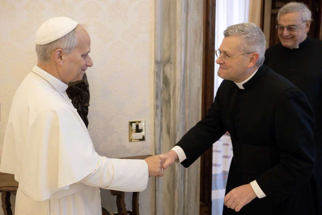 Pope Leo meets with leaders of pontifical society that celebrates Traditional Latin Mass