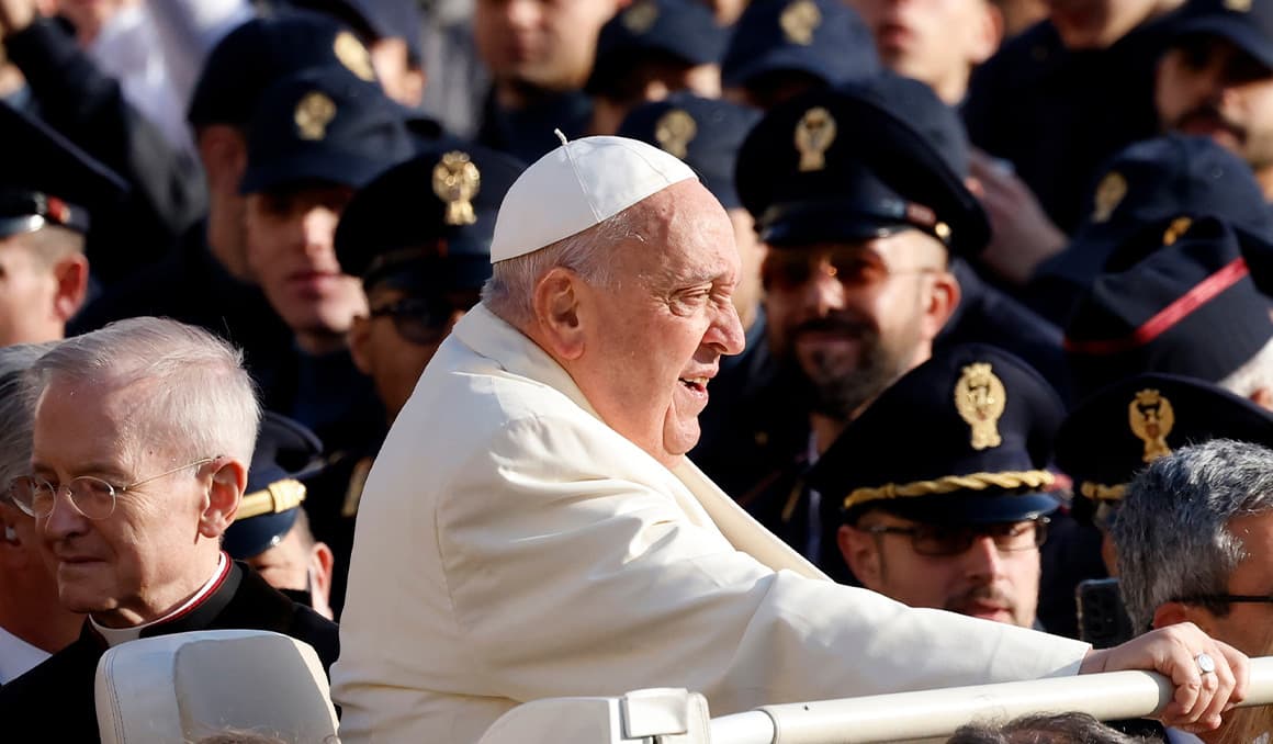 Pope Francis has bilateral pneumonia, Vatican announces