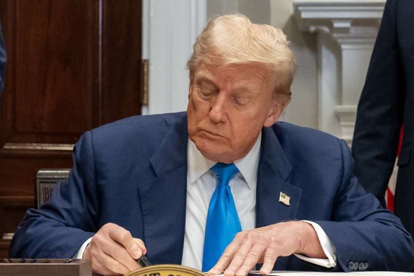 Trump insists Gaza ceasefire holds despite attacks from both sides