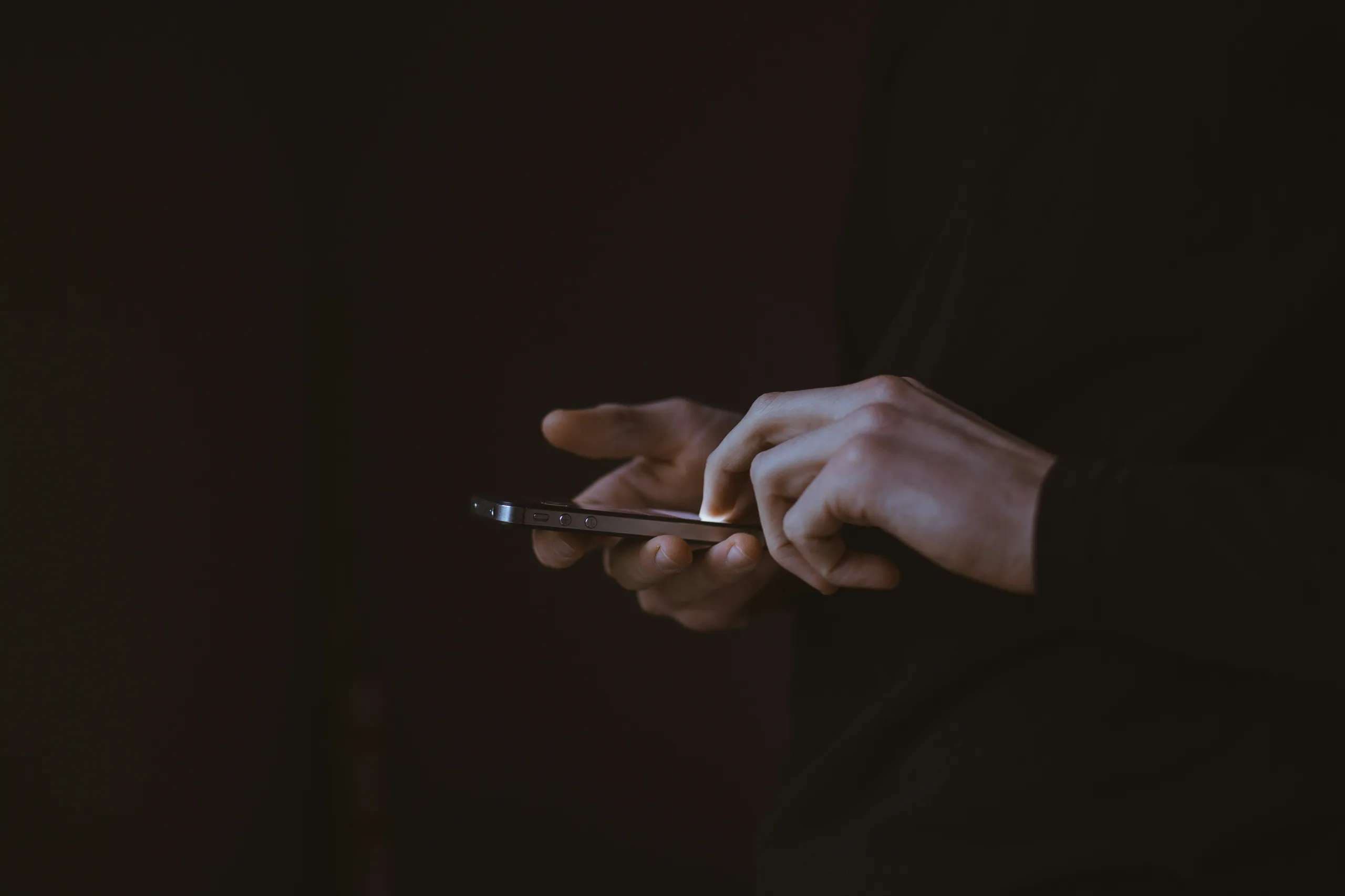 Economic paper links iPhone rollout to declining U.S. fertility rate