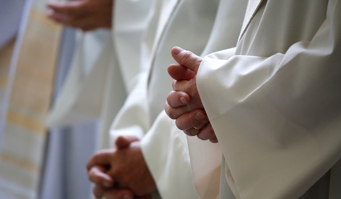 Religious worker visa crisis prompts bipartisan response in Congress