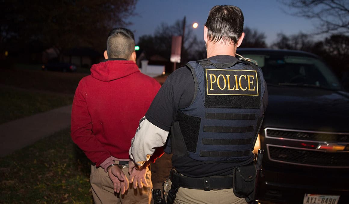Priest clears up ‘error’ in some interpretations of Catholic teaching on deportation